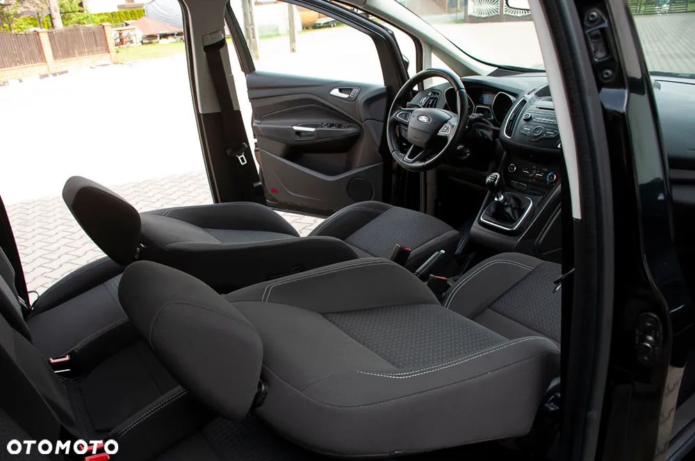 Ford Grand C-MAX - 28