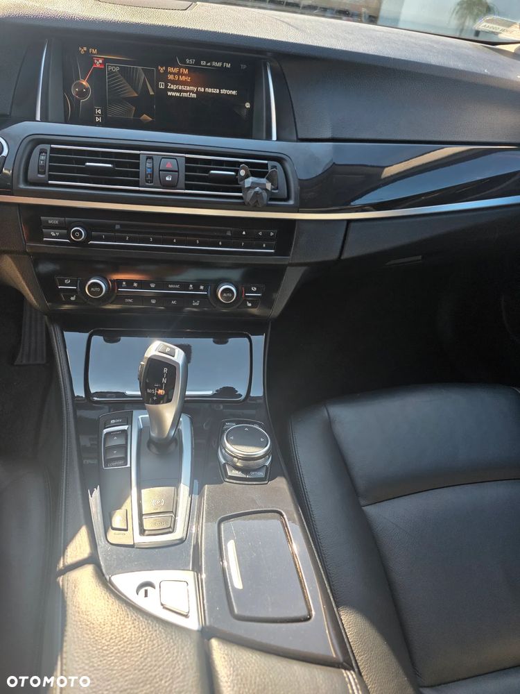 BMW Seria 5 525d - 15