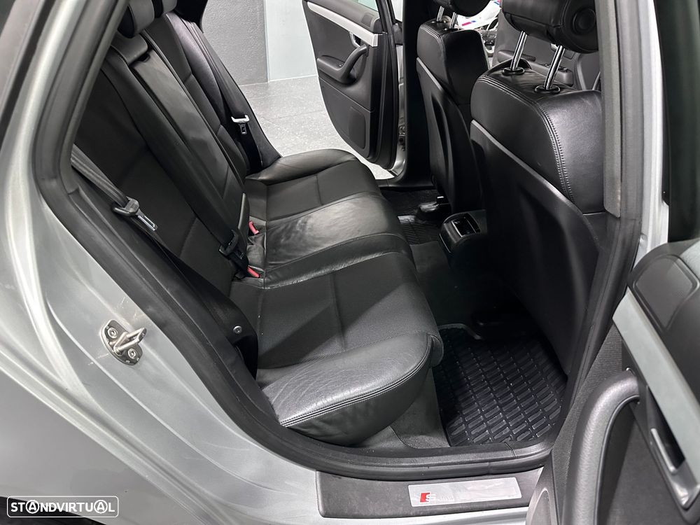 Audi A4 Avant 2.0 TDI S-line - 14