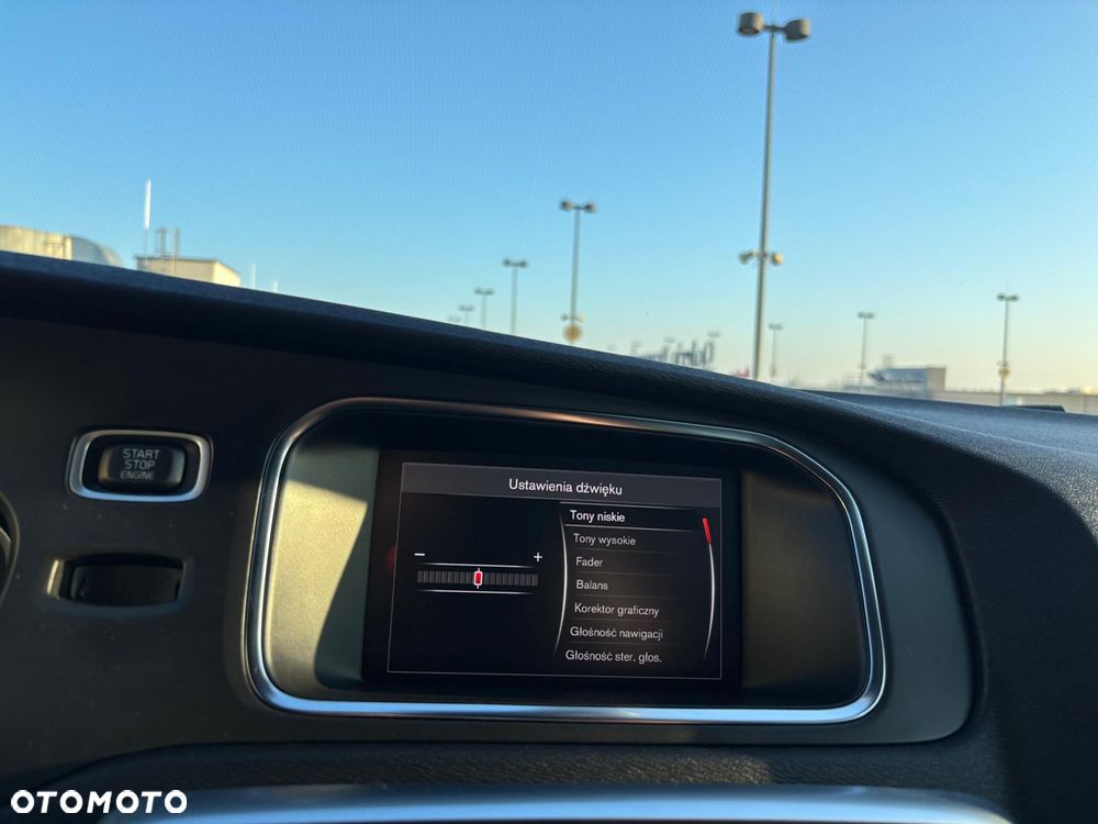 Volvo V40 T3 Drive-E Momentum - 31