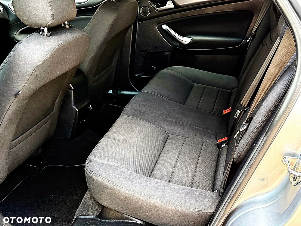 Ford Mondeo 2.0 TDCi Titanium - 24
