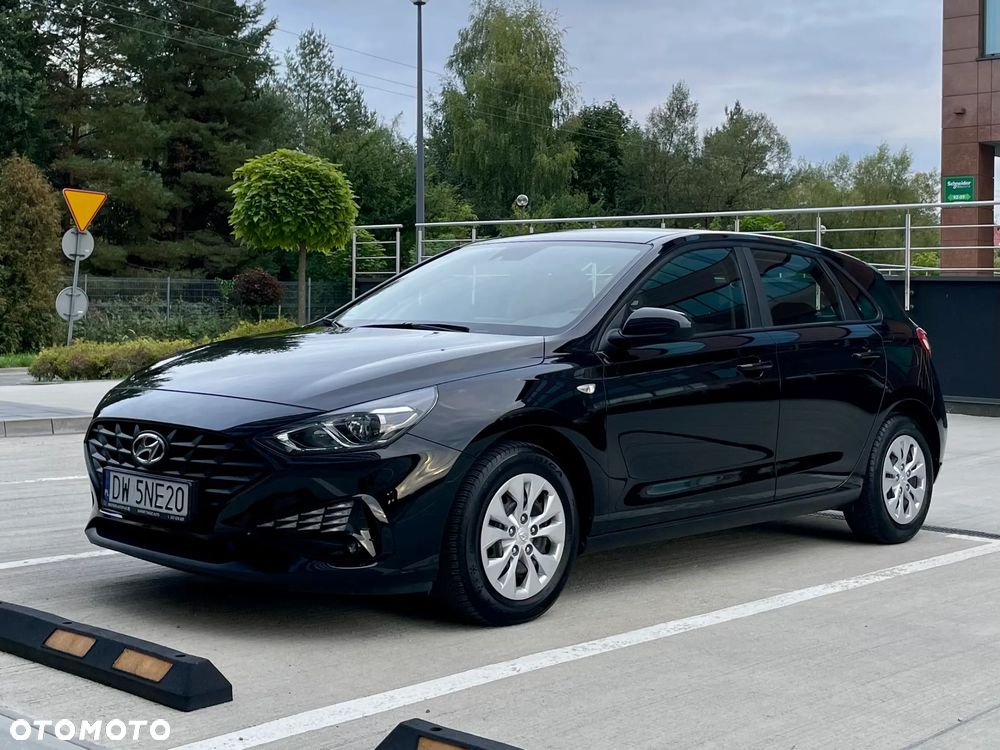 Hyundai i30 1.5 DPI Classic + - 16