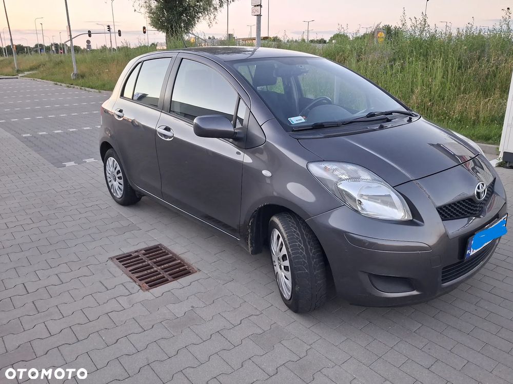 Toyota Yaris - 2