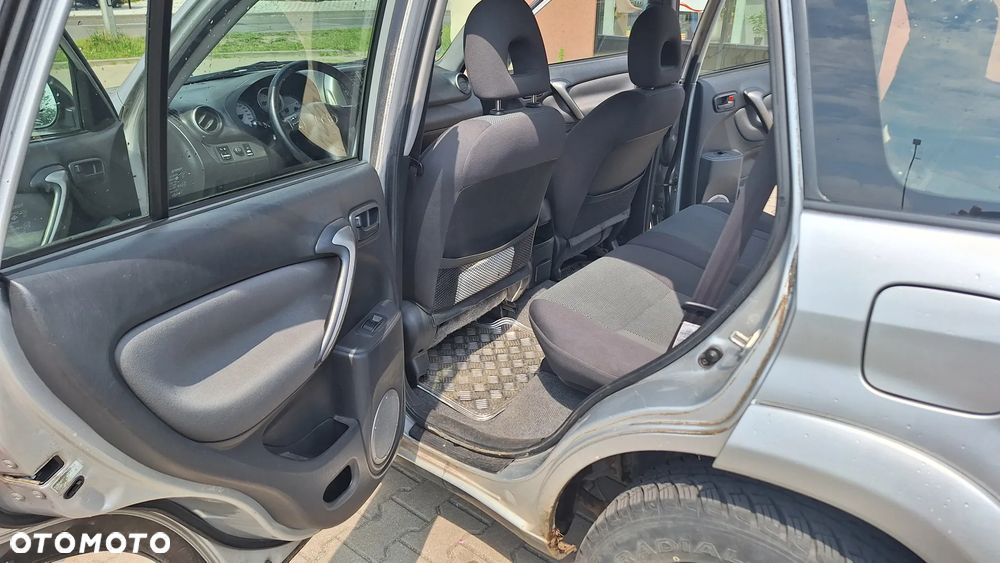 Toyota RAV4 2.0 VVT-i 4x4 - 14
