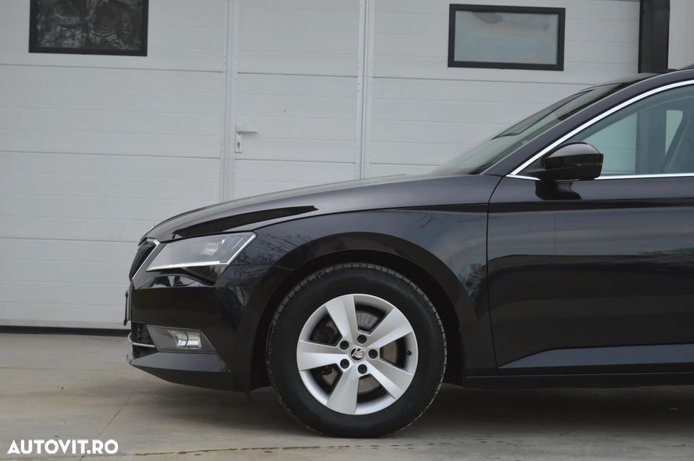 Skoda Superb 2.0 TDI DSG Ambition - 19