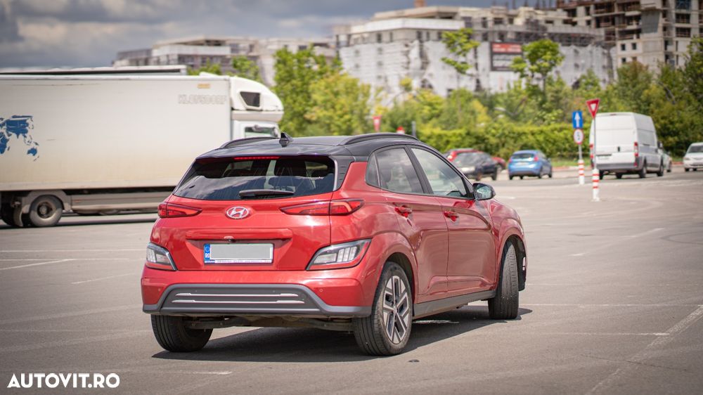 Hyundai KONA - 14