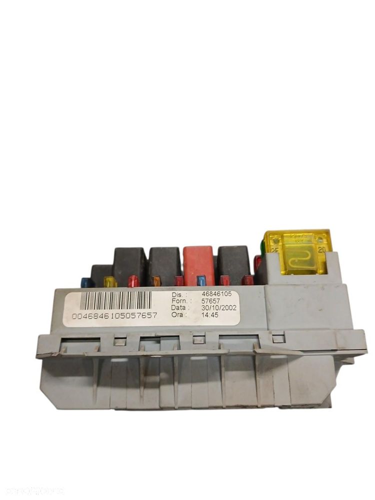 SKRZYNKA BEZPIECZNIKOW FIAT STILO 1.6 16V 46846105 - 3
