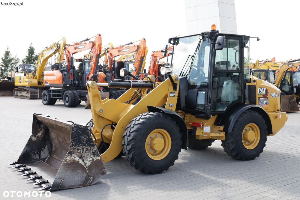 Caterpillar CAT 906M - 17