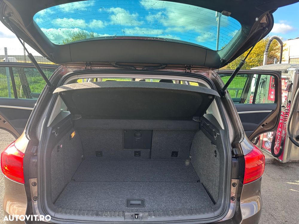 Volkswagen Tiguan - 8