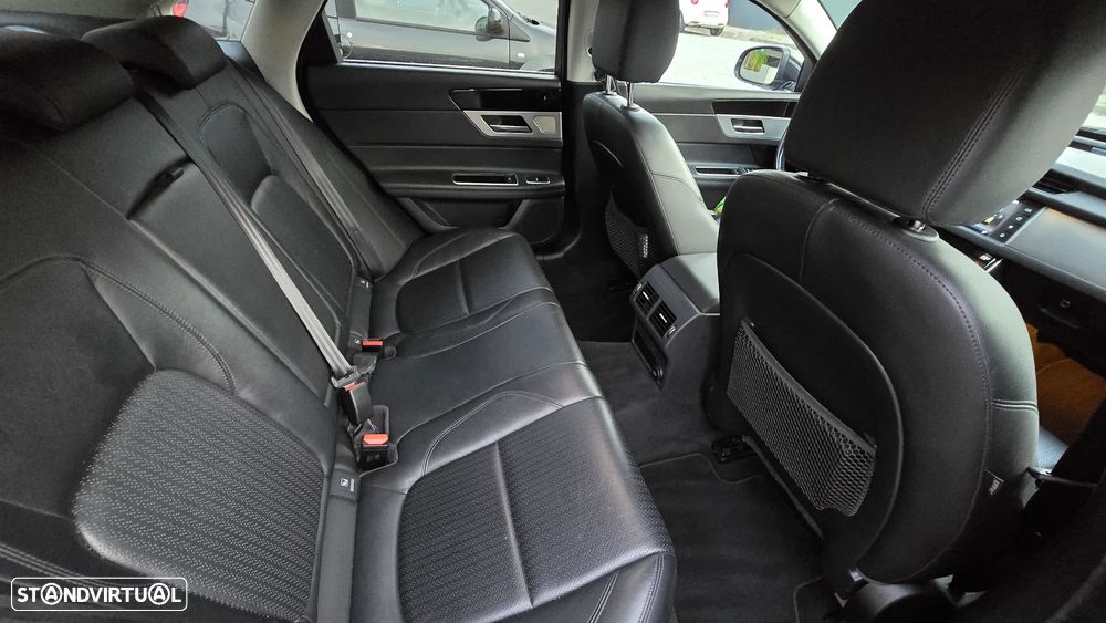Jaguar XF 2.0 D Prestige Aut. - 33