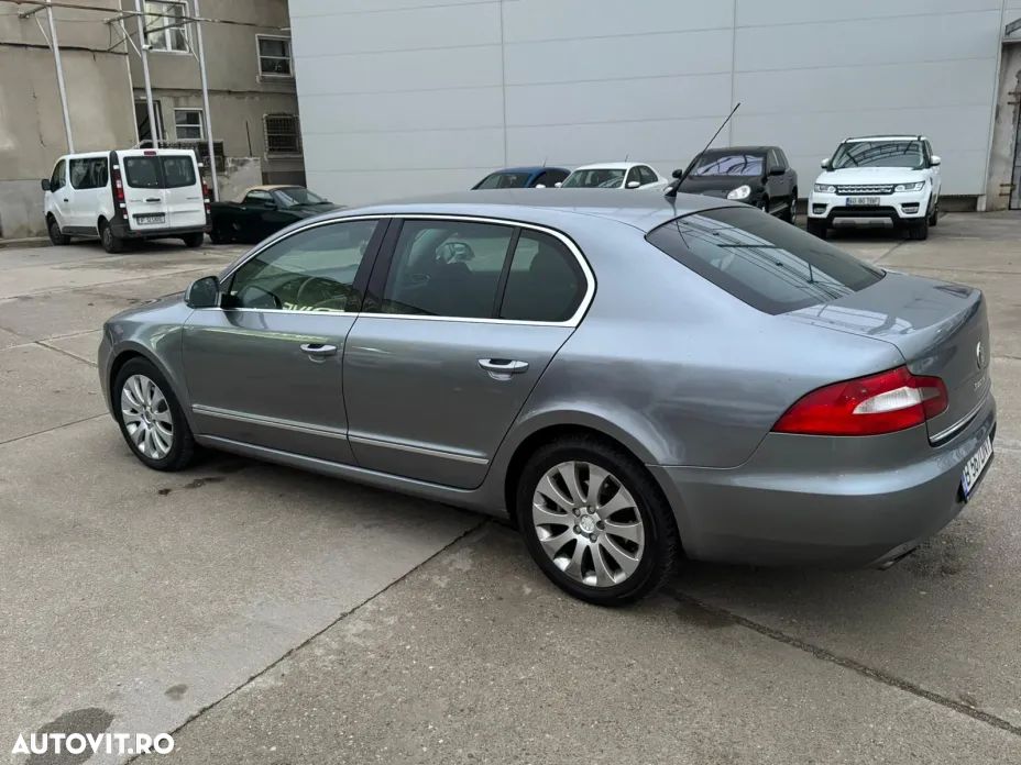 Skoda Superb 2.0 TDI Elegance DSG - 5