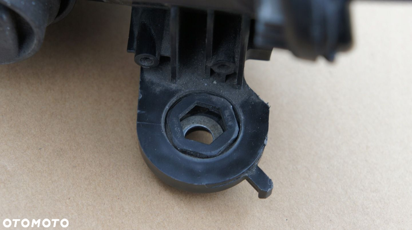 PRZEDNIA LEWA LAMPA AUDI A4 B9 BI-XENON 8W0 - 5