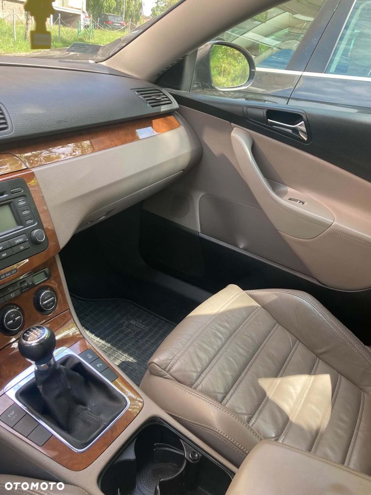 Volkswagen Passat 2.0 FSI Highline - 4
