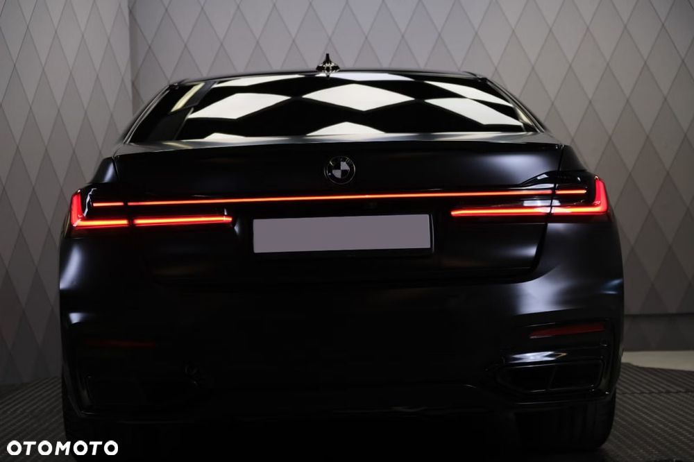 BMW Seria 7 750i xDrive sport - 7