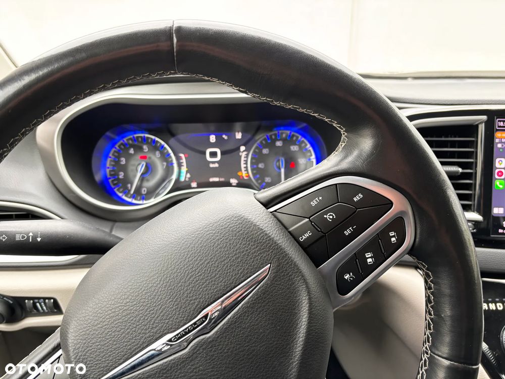 Chrysler Pacifica - 24