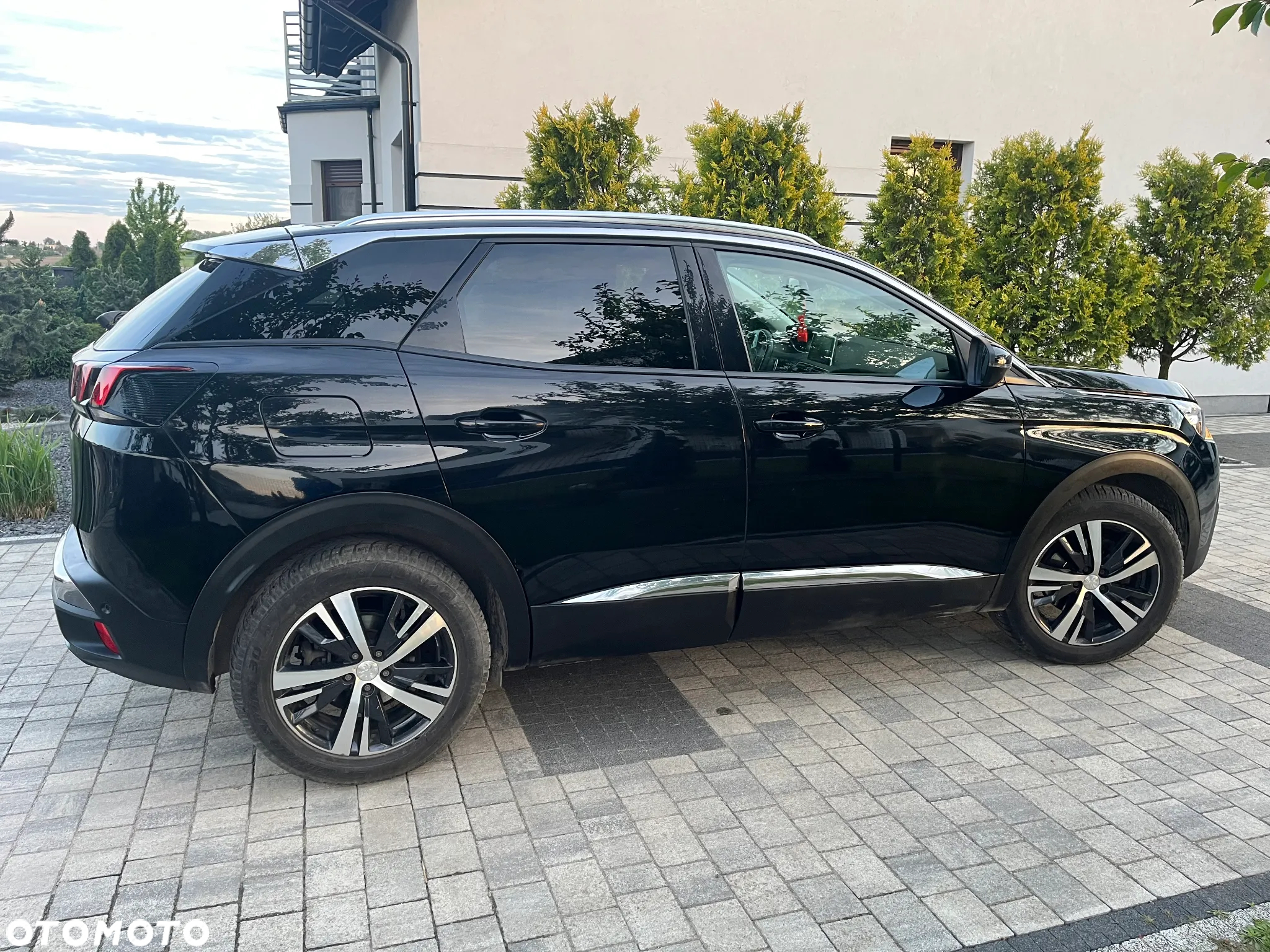 Peugeot 3008 1.5 BlueHDi Active S&S EAT8 - 4