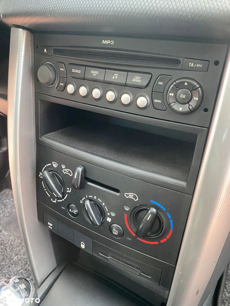 Peugeot 207 1.4 16V Sporty - 13