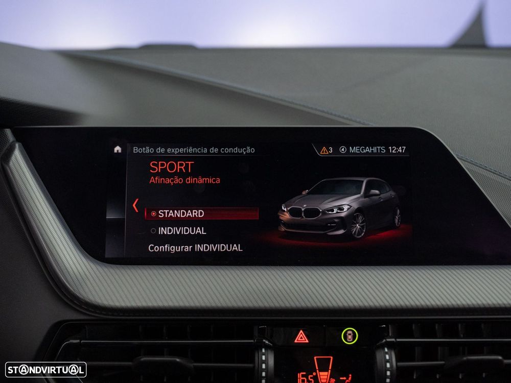 BMW 118 i Pack Desportivo M Auto - 32