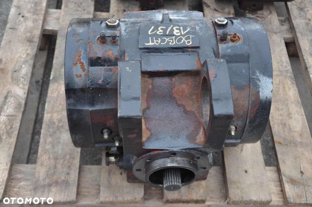 DYFERENCJAŁ WKŁAD MOSTU BOBCAT T2556 11151 / 01D3 - 2