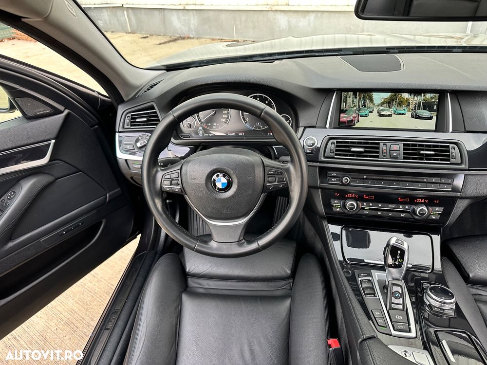 BMW Seria 5 530d xDrive Touring Sport-Aut. Luxury Line - 12