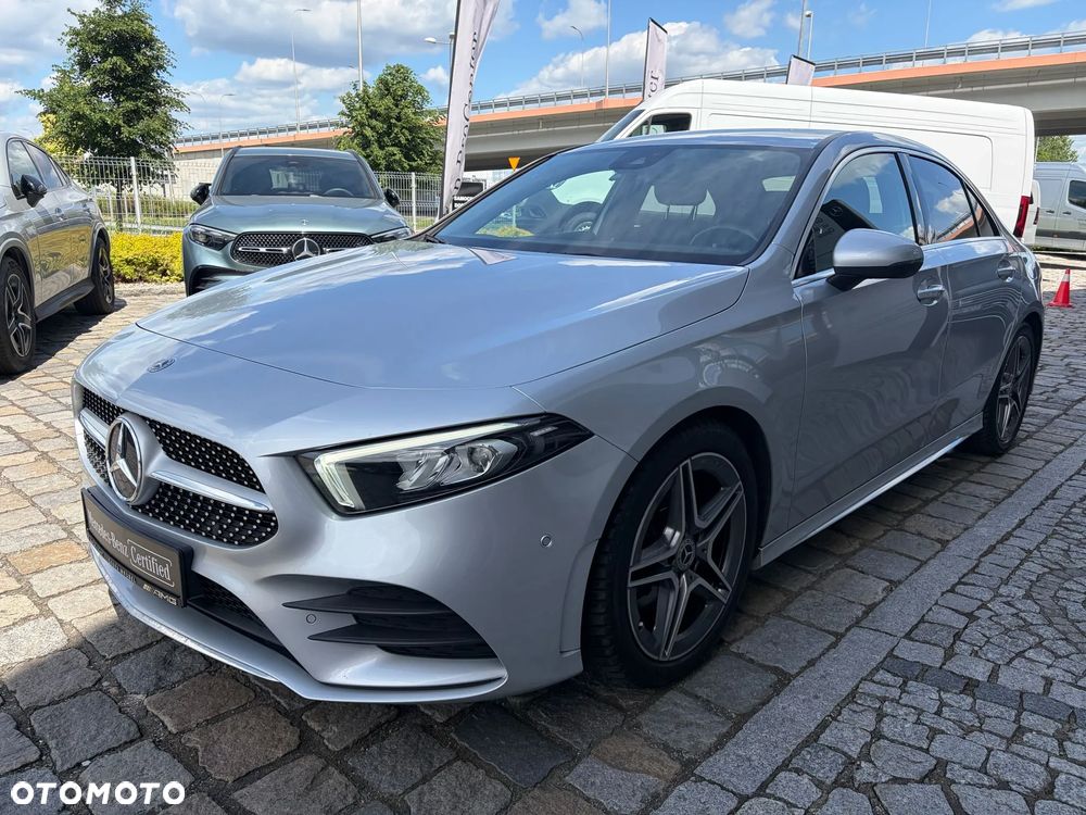 Mercedes-Benz Klasa A 180 AMG Line 7G-DCT - 3