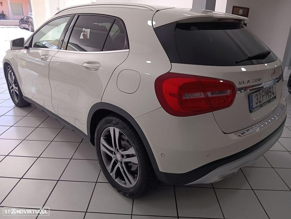 Mercedes-Benz GLA 200 - 7