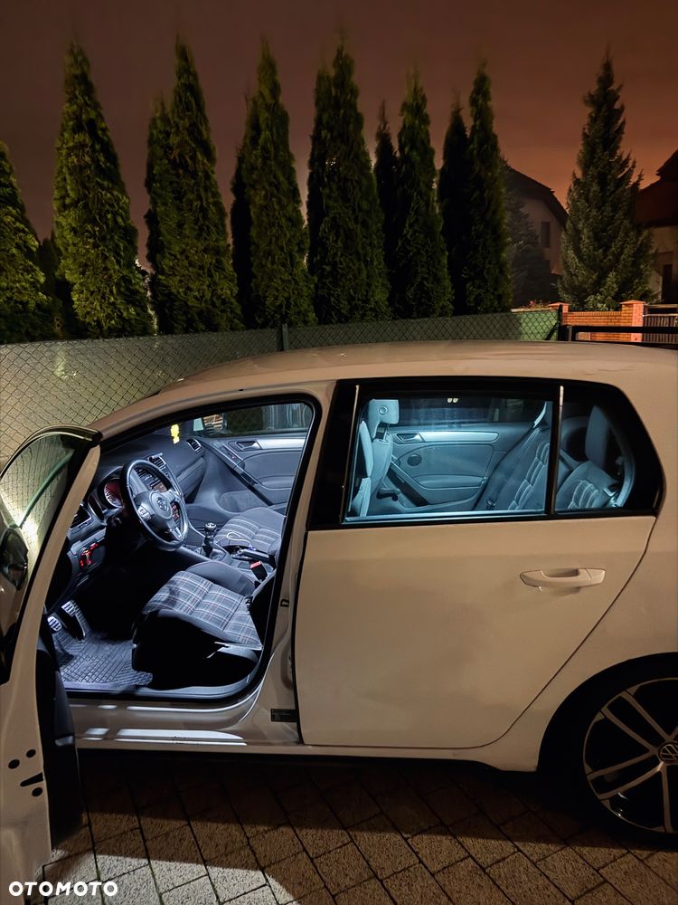 Volkswagen Golf 2.0 TDI Highline - 19