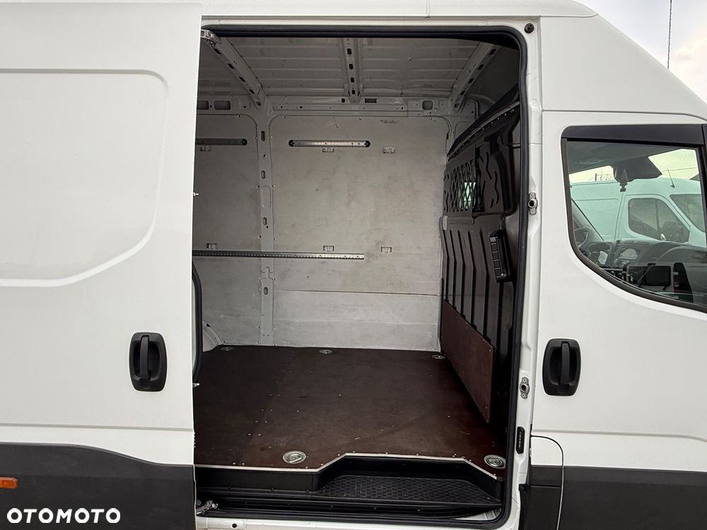Iveco 2022/Daily/Średni/160 KM/manual/Klima/PDC/ bardzo dobry stan - 13
