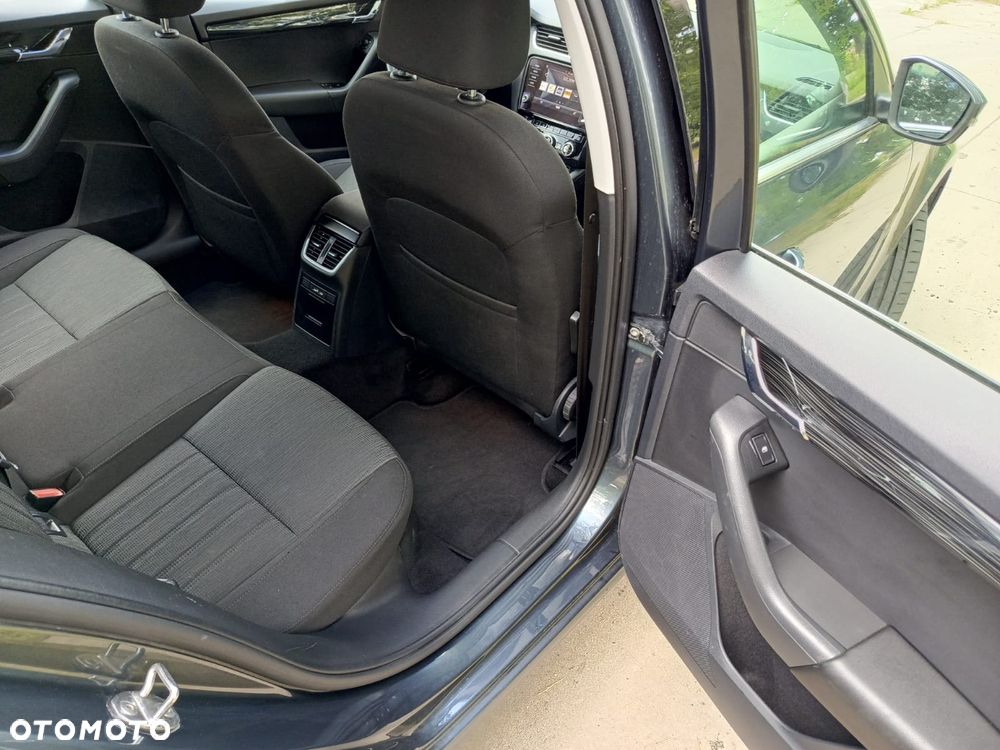 Skoda Octavia 2.0 TDI DSG Style - 10