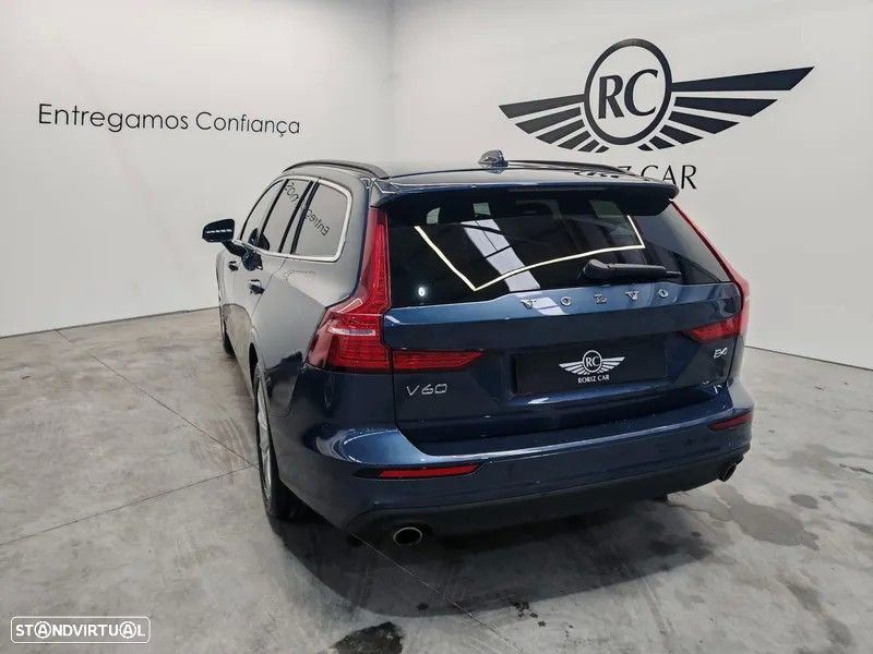 Volvo V60 2.0 B4 Momentum Geartronic - 4