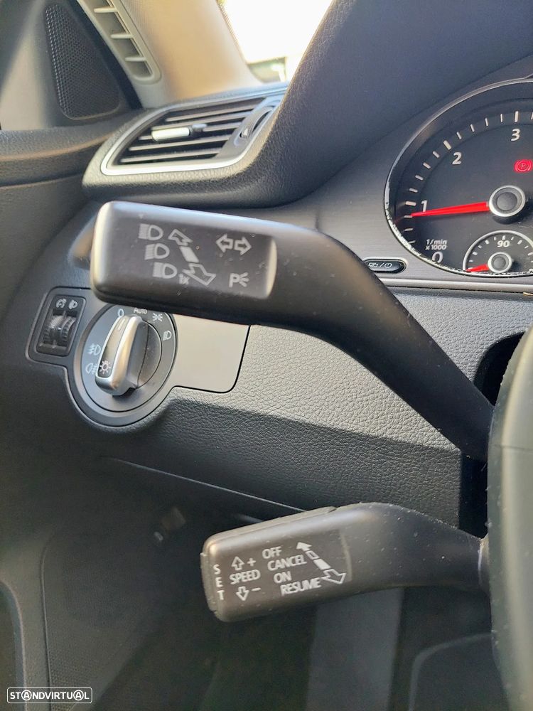 VW Passat Variant 2.0 TDi Confortline - 28