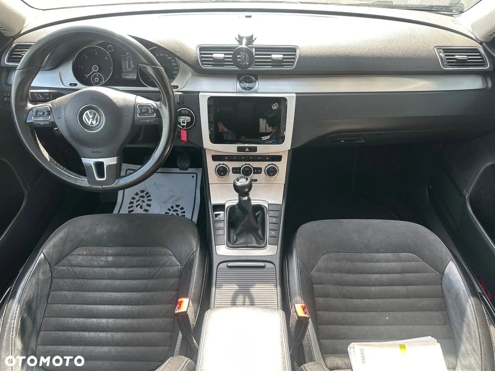 Volkswagen Passat Variant 2.0 TDI BlueMotion Technology Highline - 18