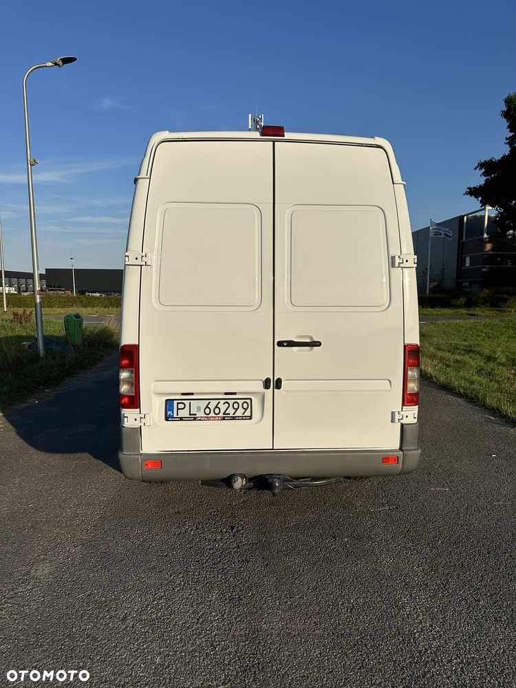 Mercedes-Benz Sprinter - 4