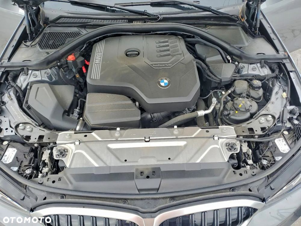 BMW Seria 3 330i - 10
