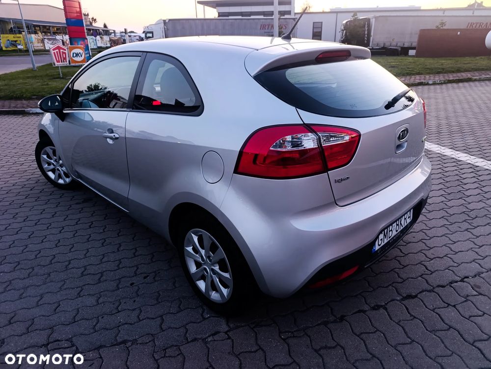 Kia Rio - 9