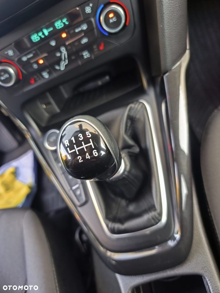Ford Focus 1.5 EcoBoost Titanium ASS - 37