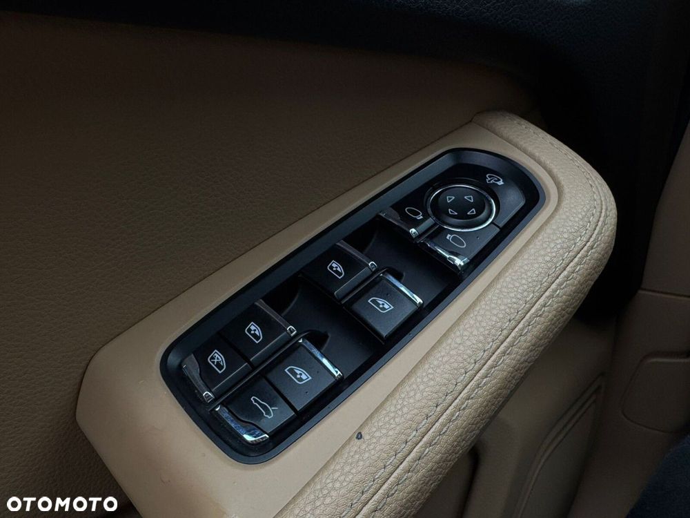 Porsche Macan - 17
