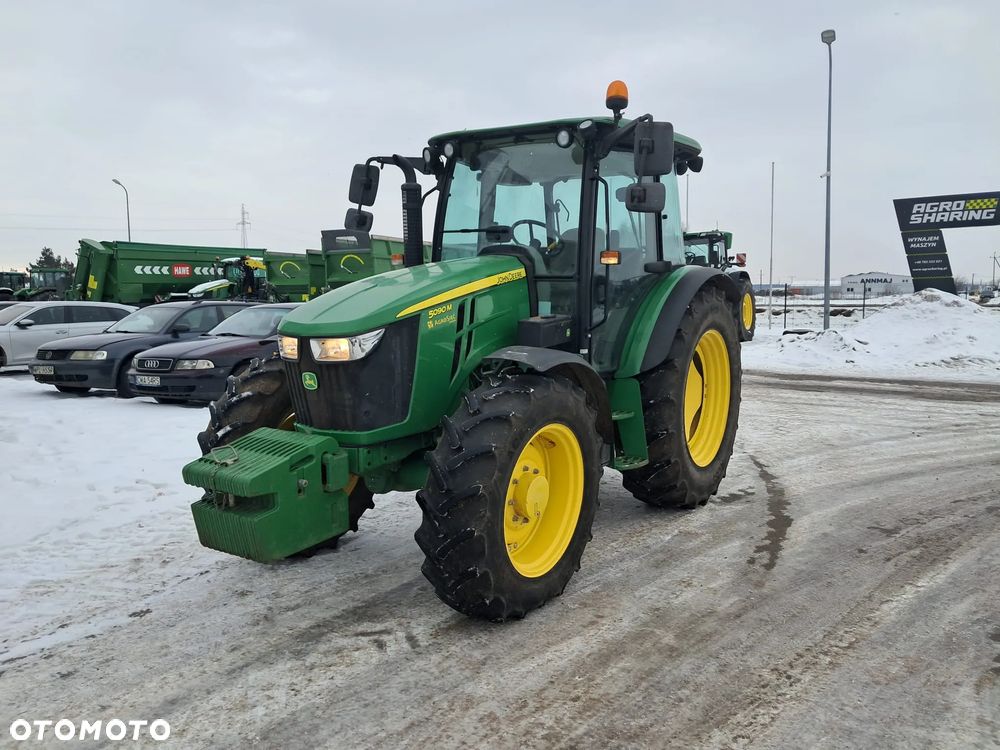 John Deere 5090M - 2