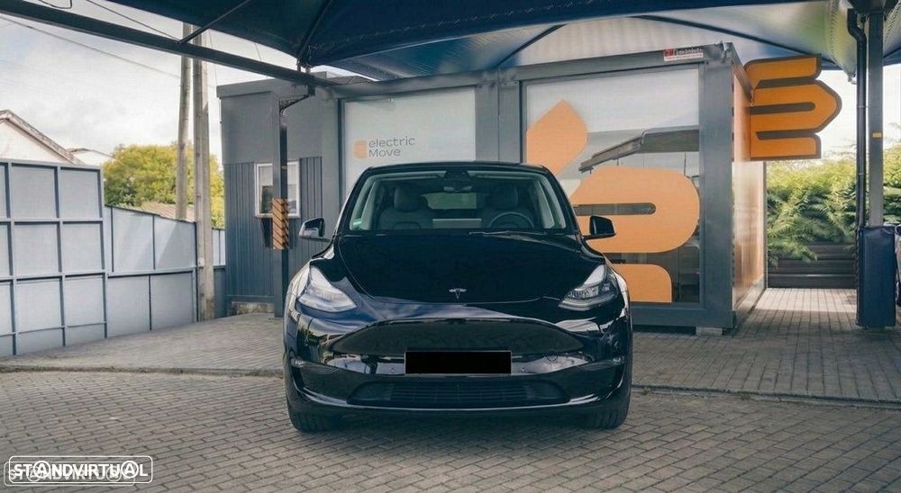 Tesla Model Y - 1