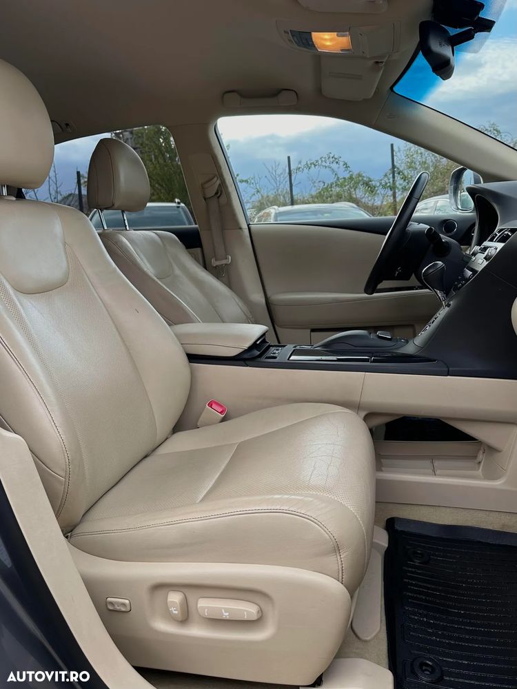 Lexus Seria RX - 16