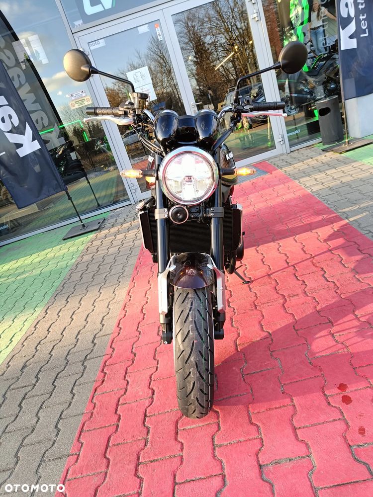 Kawasaki Z 900 RS - 8
