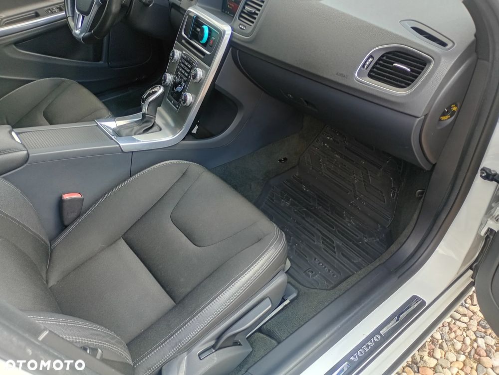 Volvo S60 D3 Geartronic Momentum - 35