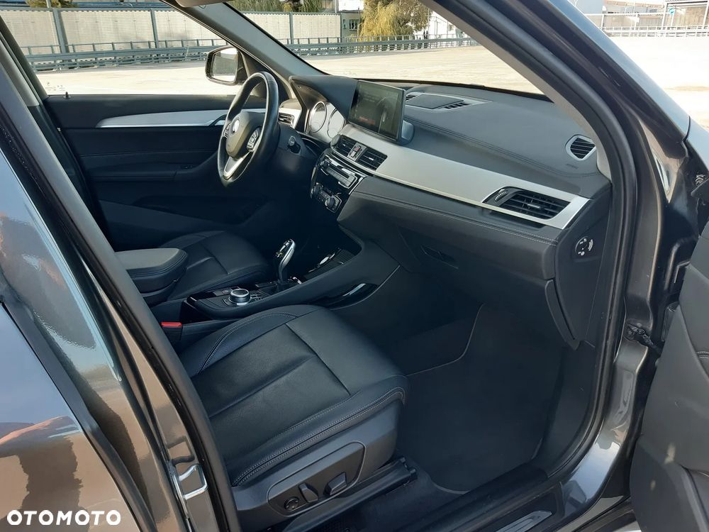 BMW X1 sDrive18d xLine - 12