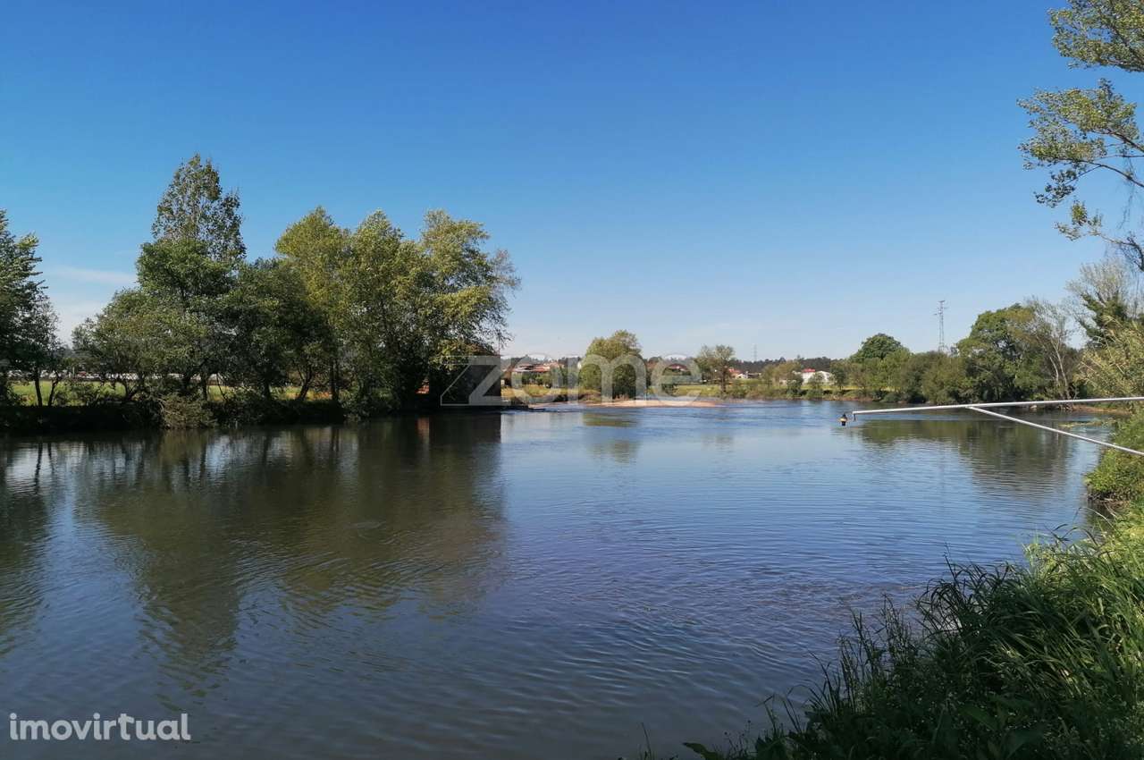 Terreno rústico junto ao rio Ave em Fradelos V.N. Famalicão - Grande imagem: 4/19