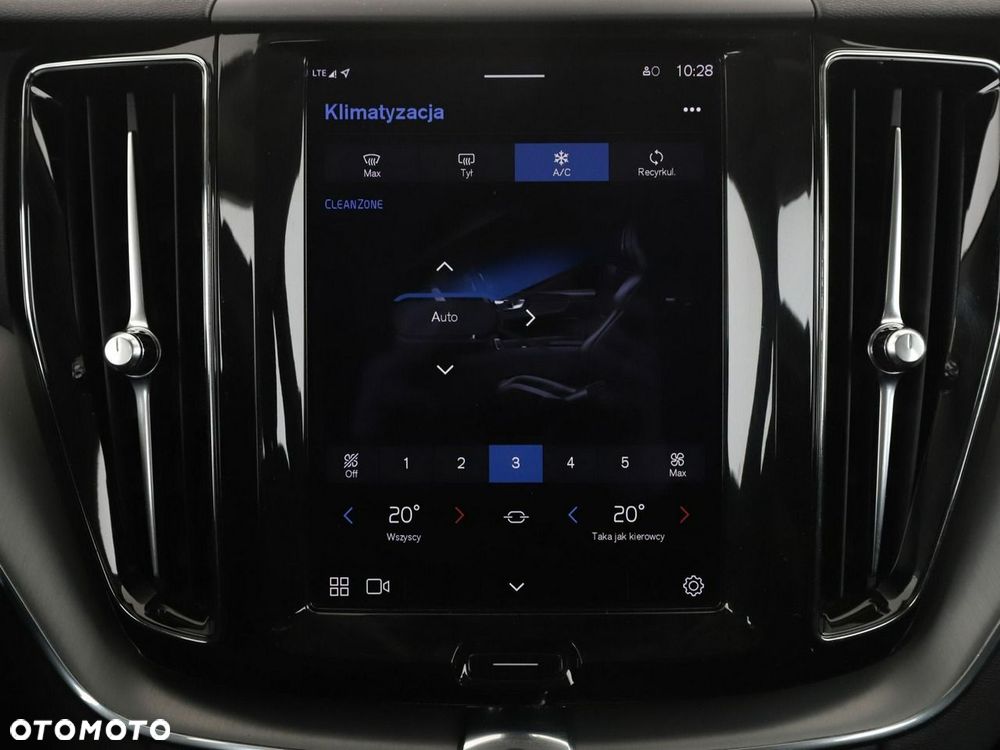Volvo XC 60 B4 D Core - 26