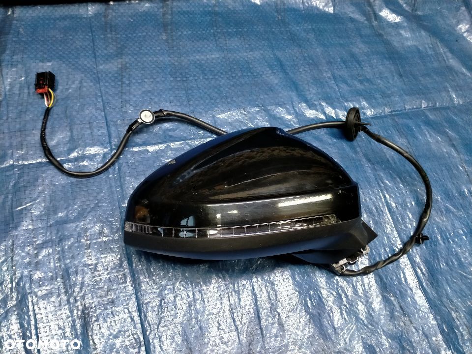 Audi A4 B9 Lusterko Prawe 8 Pin LY9T - 1