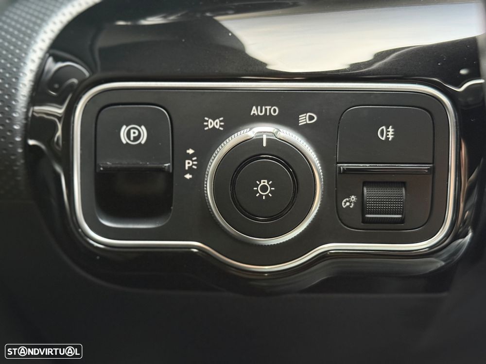 Mercedes-Benz CLA 250 e AMG Line - 26