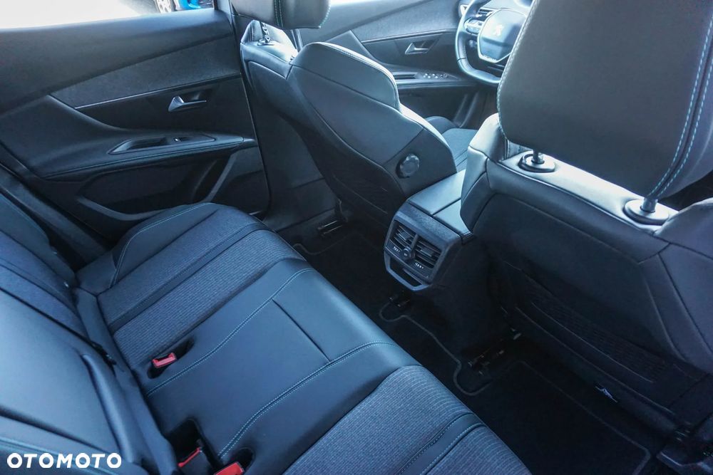 Peugeot 3008 1.6 PureTech Hybrid PHEV Allure Pack S&S EAT8 - 32