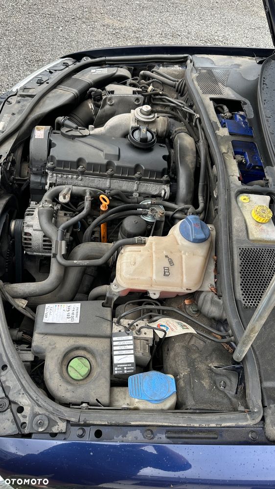 Volkswagen Passat 1.9 TDI Highline - 26