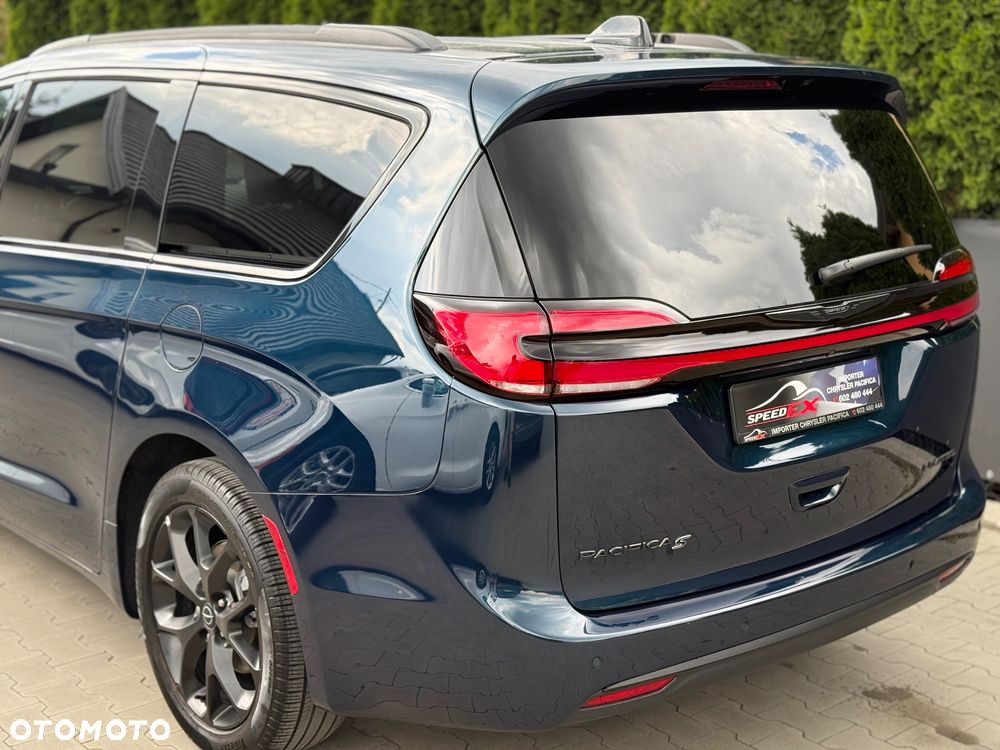 Chrysler Pacifica - 8